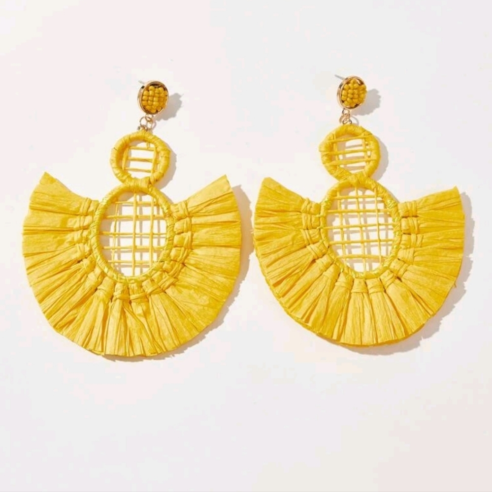 π Statement earrings π - Picture 4 of 4